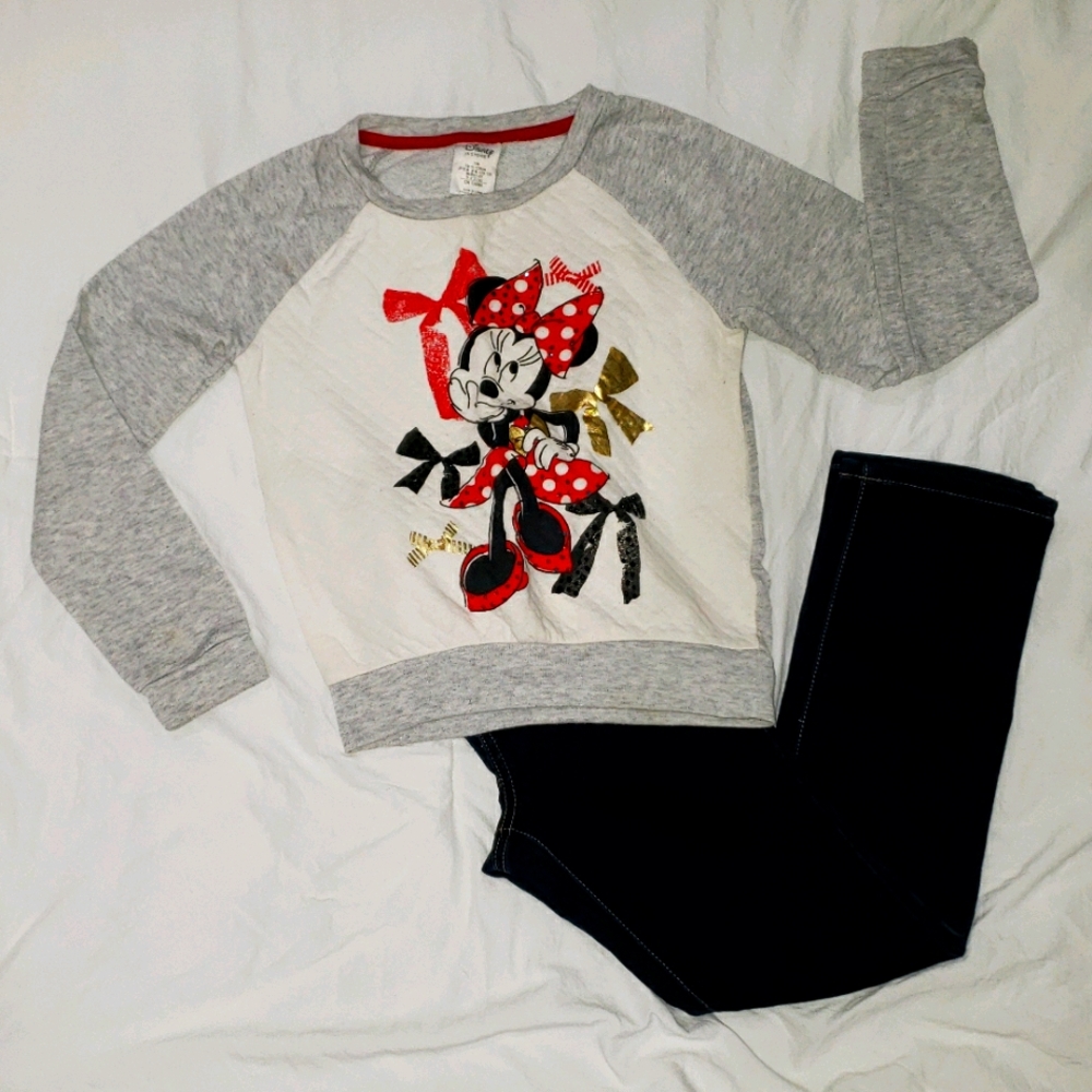 Disney Minnie Mouse shirt and jeans
